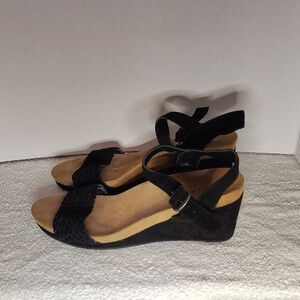 Lucky Brand Black Wedge Sandals with Braided Toe Strap Size 8.5